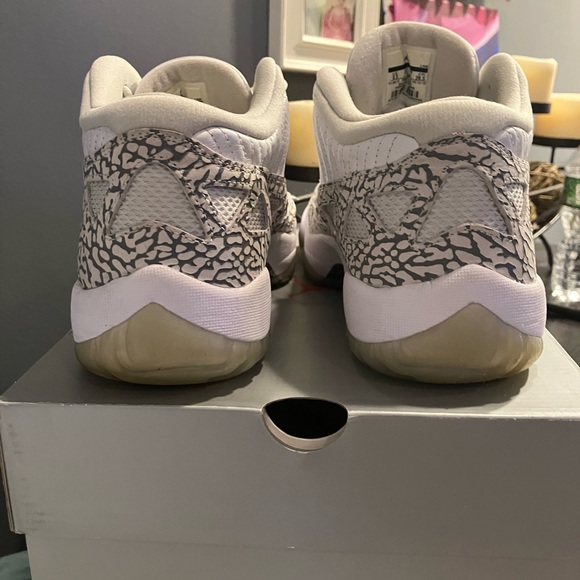 Jordan’s retro 11 - Picture 3 of 4